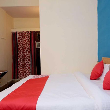 Oyo Flagship 15481 Hotel Star Karnāl Esterno foto